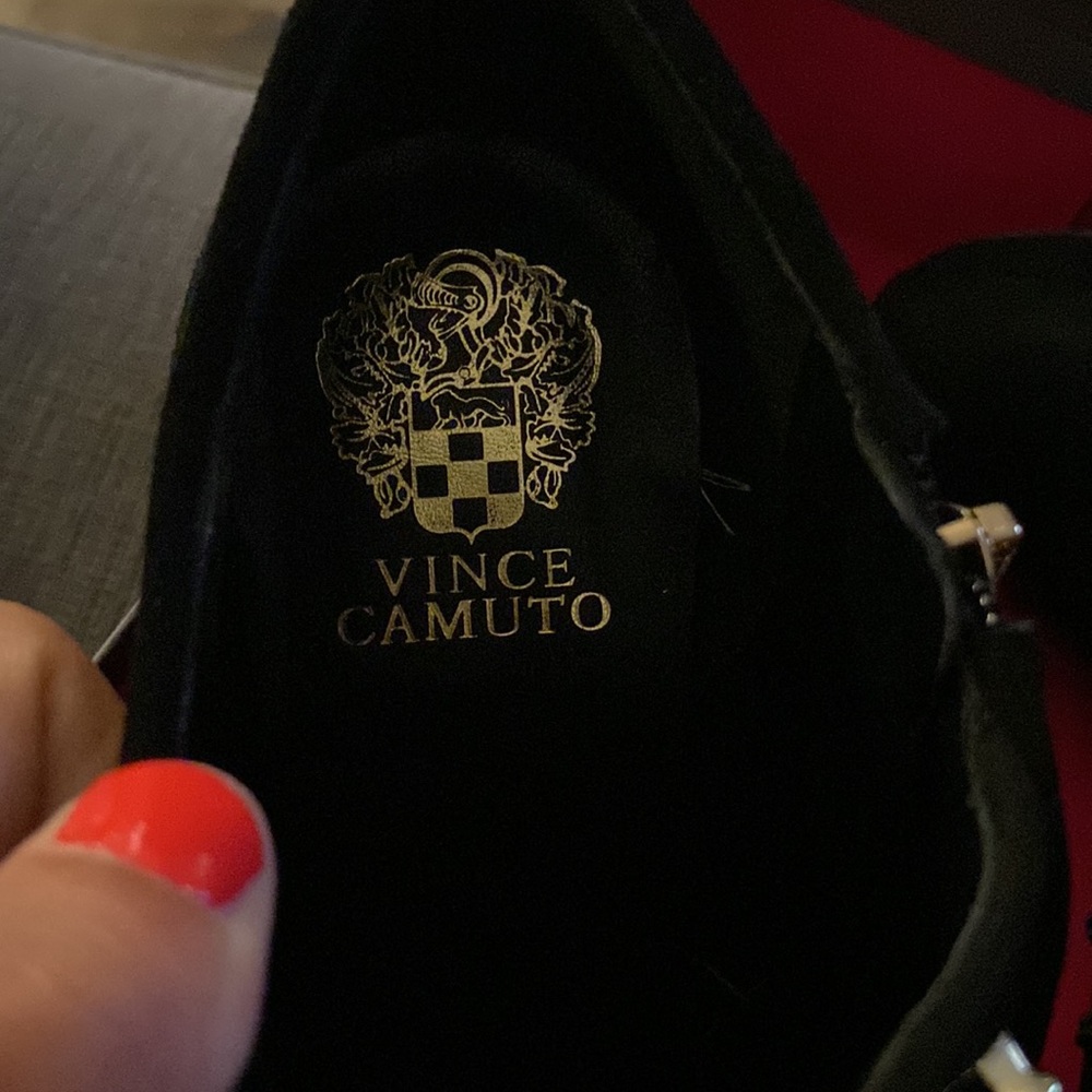 Heels - Picture 4 of 6